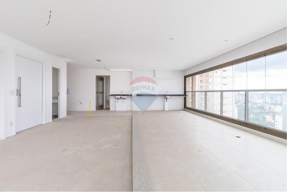 Apartamento à venda com 3 quartos, 144m² - Foto 2
