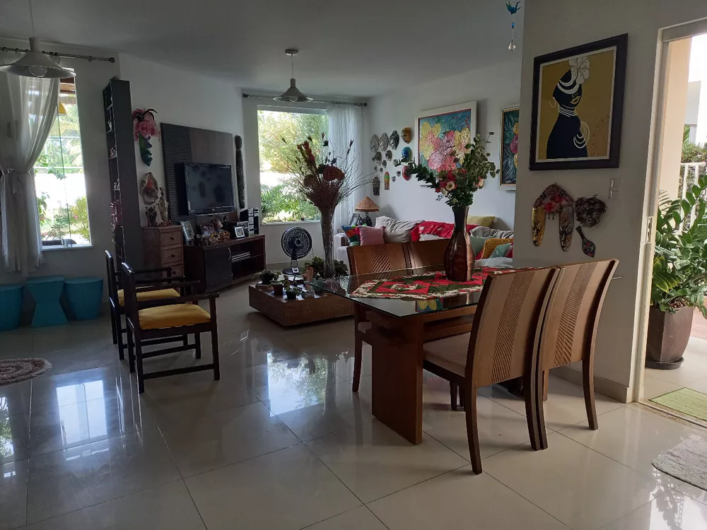 Casa à venda com 3 quartos, 162m² - Foto 1