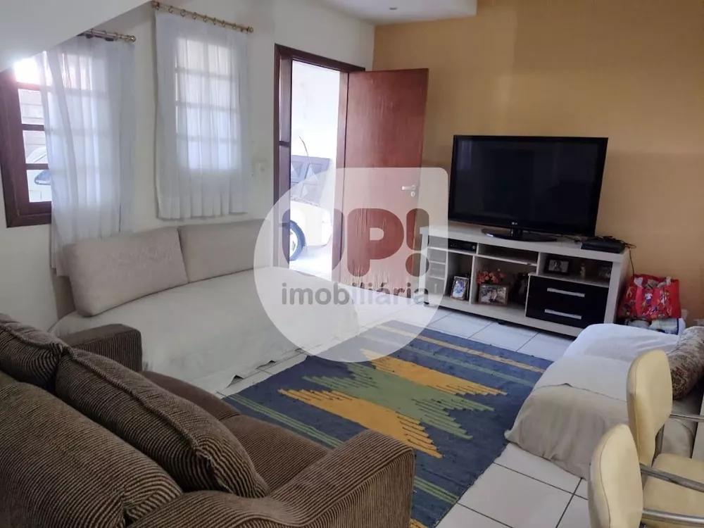 Casa de Condomínio à venda com 3 quartos, 180m² - Foto 1