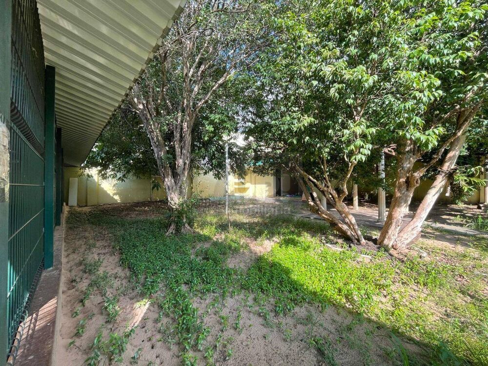 Casa à venda com 4 quartos, 357m² - Foto 8