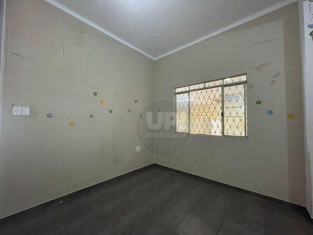 Casa à venda com 4 quartos, 357m² - Foto 3