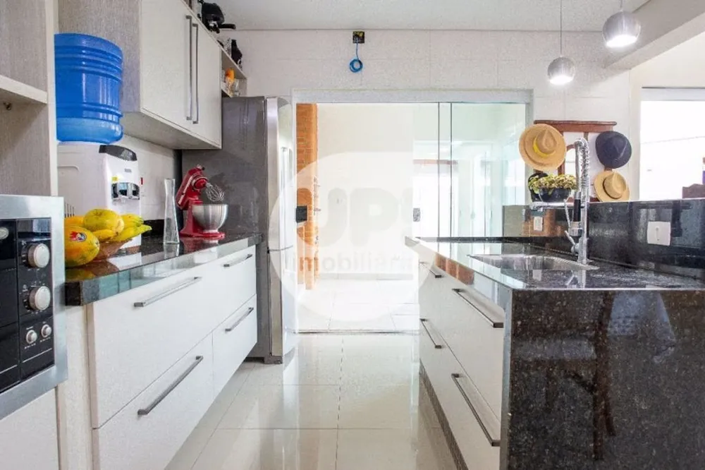 Casa, 4 quartos, 238 m² - Foto 4