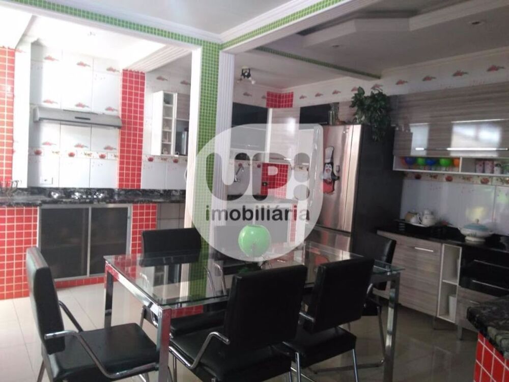 Casa à venda com 4 quartos, 320m² - Foto 4