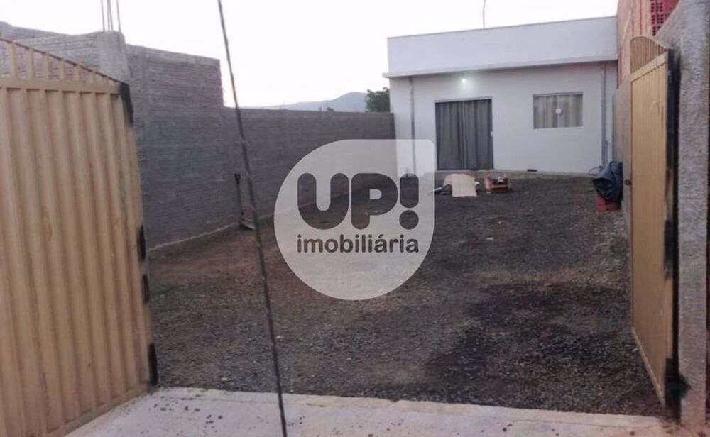 Casa de Condomínio à venda com 1 quarto, 45m² - Foto 1
