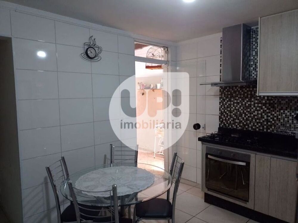Casa, 2 quartos, 80 m² - Foto 1