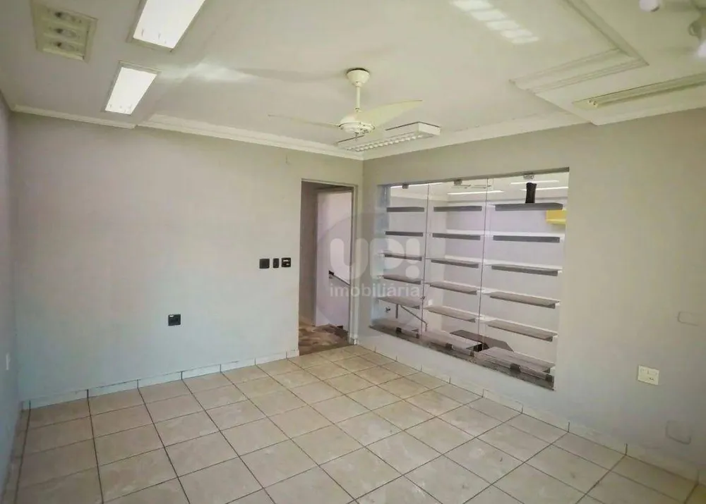 Casa, 6 quartos, 189 m² - Foto 2