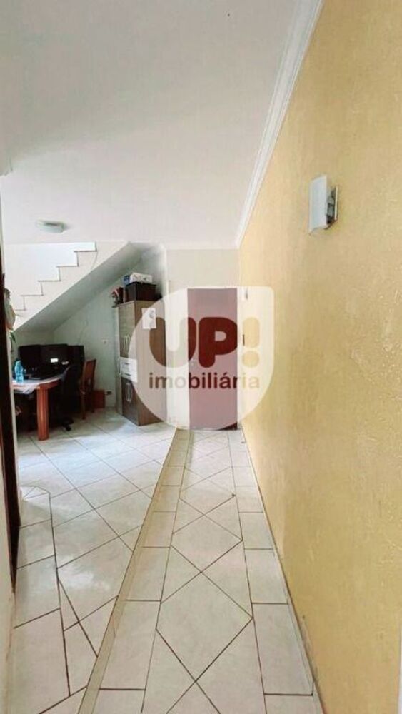 Casa à venda com 2 quartos, 140m² - Foto 2
