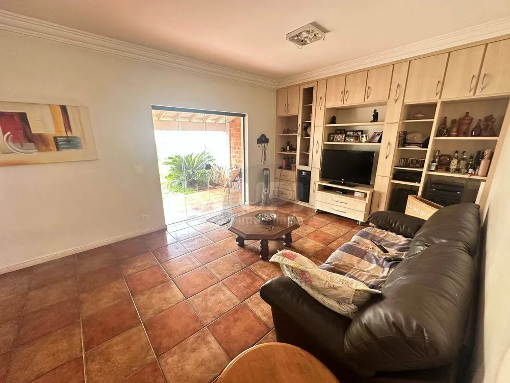 Casa, 3 quartos, 215 m² - Foto 1