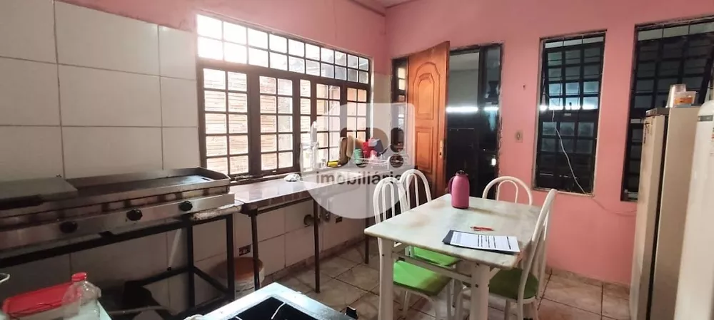 Casa à venda com 3 quartos, 85m² - Foto 2