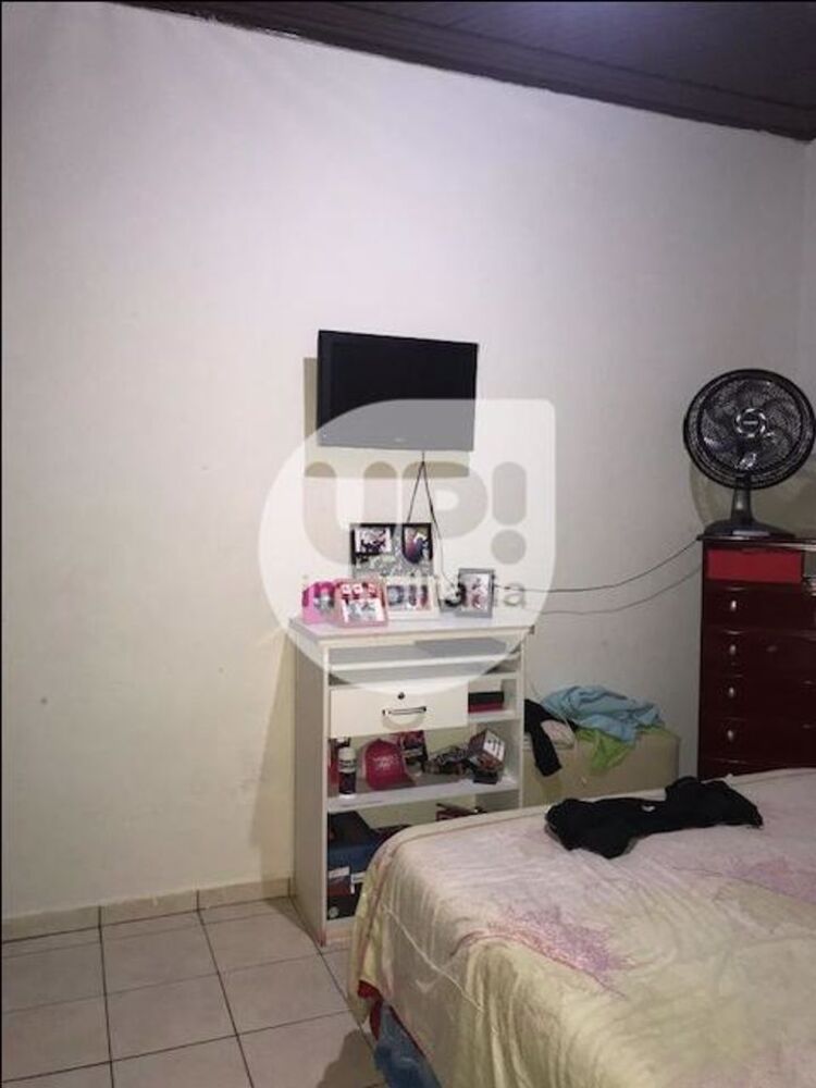 Casa à venda com 2 quartos, 168m² - Foto 1