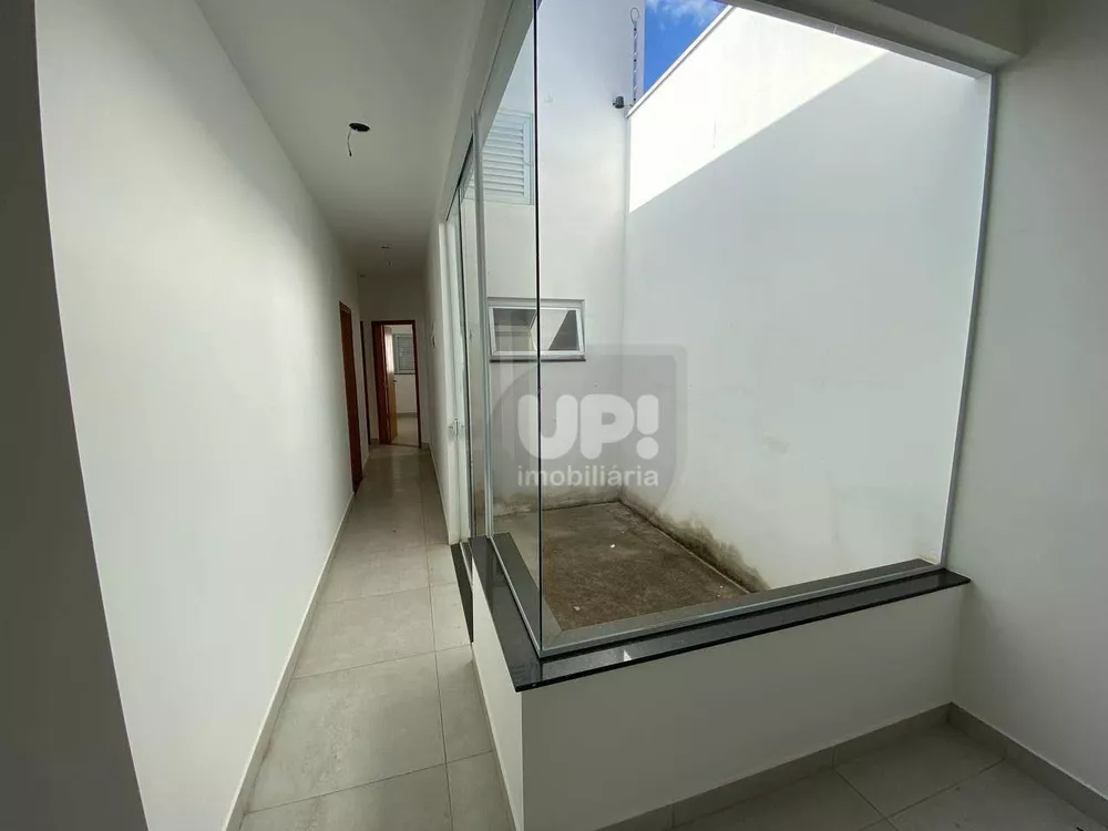 Casa à venda com 3 quartos, 125m² - Foto 3