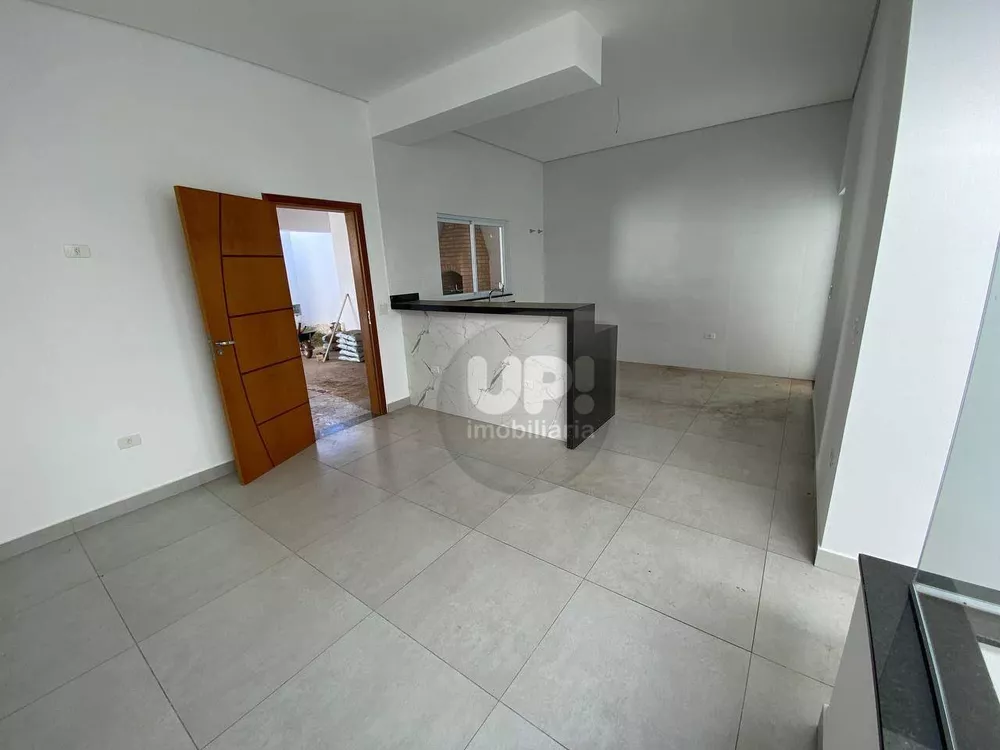 Casa à venda com 3 quartos, 125m² - Foto 2