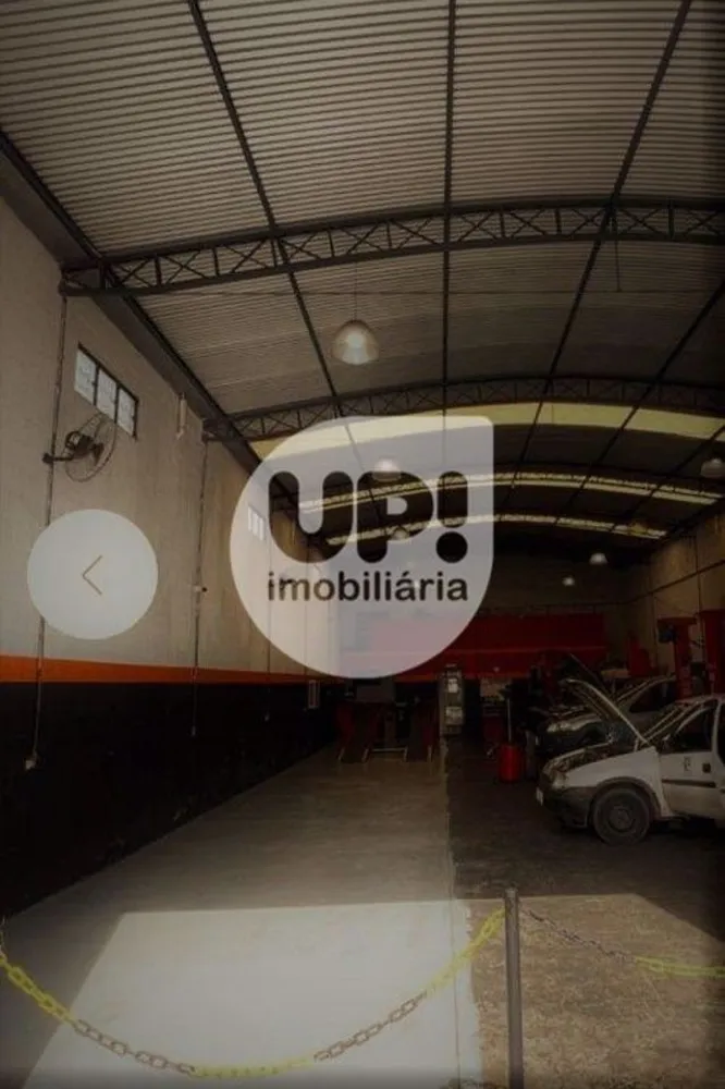 Depósito-Galpão, 240 m² - Foto 1