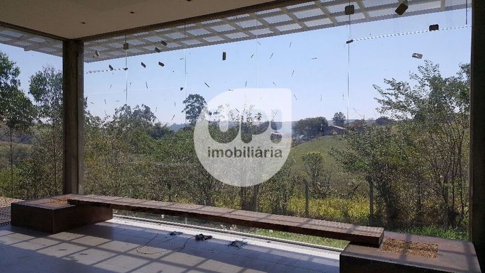 Chácara à venda com 4 quartos, 300m² - Foto 1