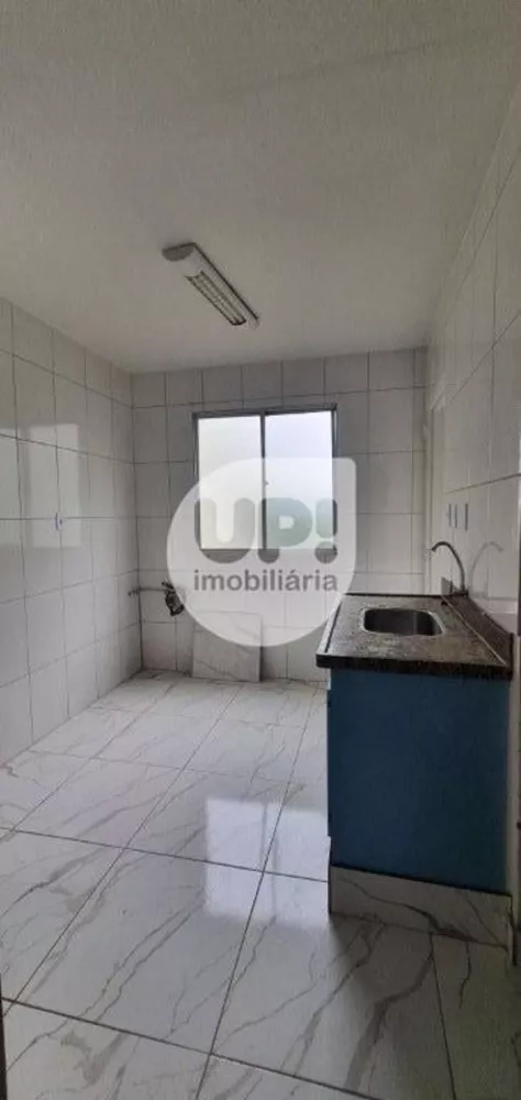 Apartamento à venda com 2 quartos, 45m² - Foto 3