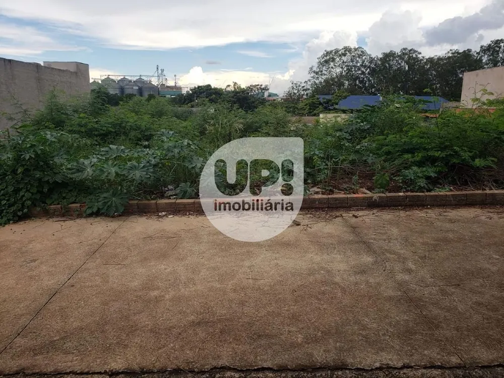 Loteamento e Condomínio, 228 m² - Foto 1