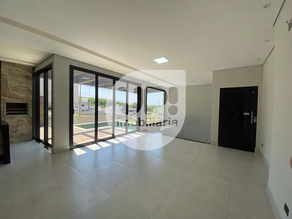 Casa de Condomínio à venda com 3 quartos, 218m² - Foto 2