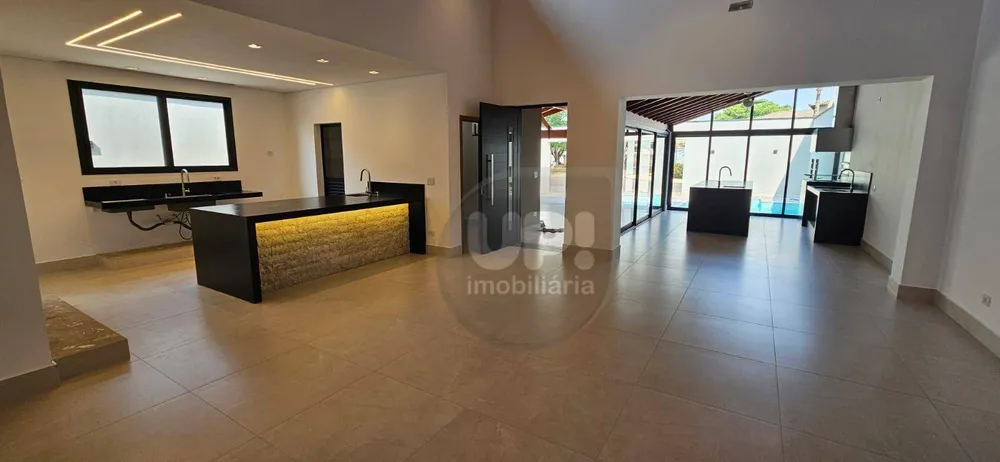 Casa, 3 quartos, 220 m² - Foto 2