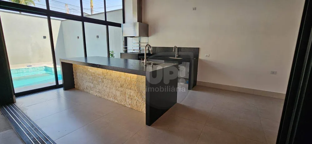 Casa, 3 quartos, 220 m² - Foto 1