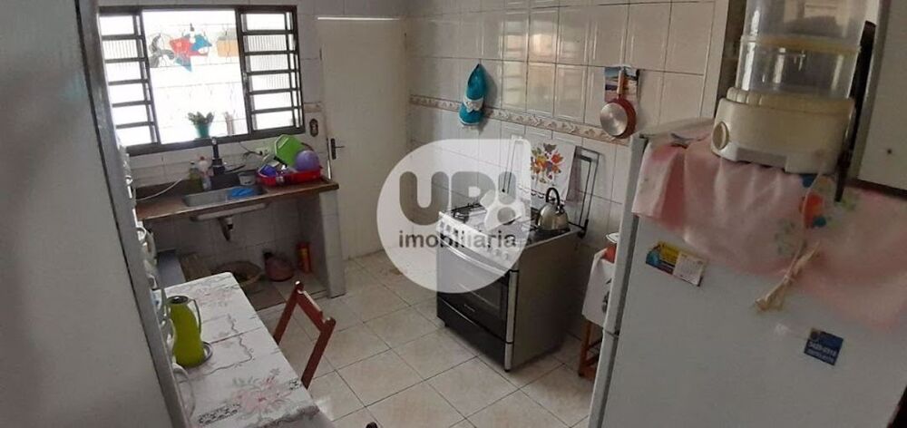 Casa à venda com 3 quartos, 147m² - Foto 1