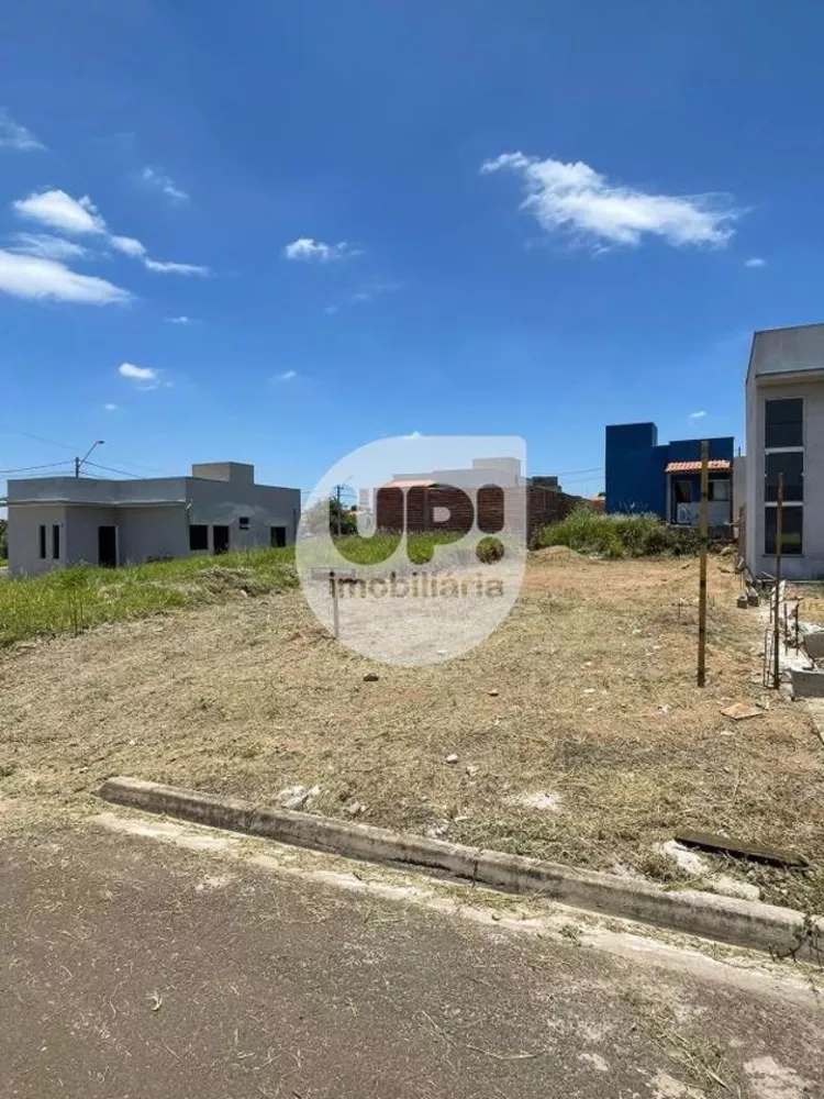 Loteamento e Condomínio, 225 m² - Foto 1