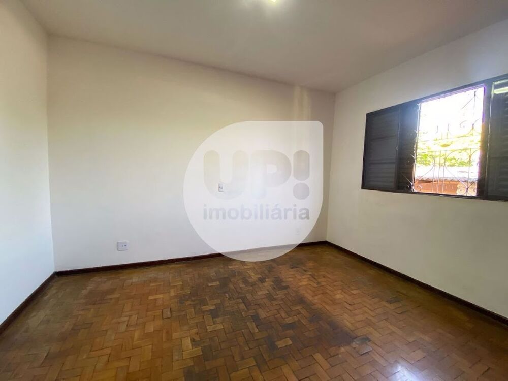 Casa, 3 quartos, 180 m² - Foto 2