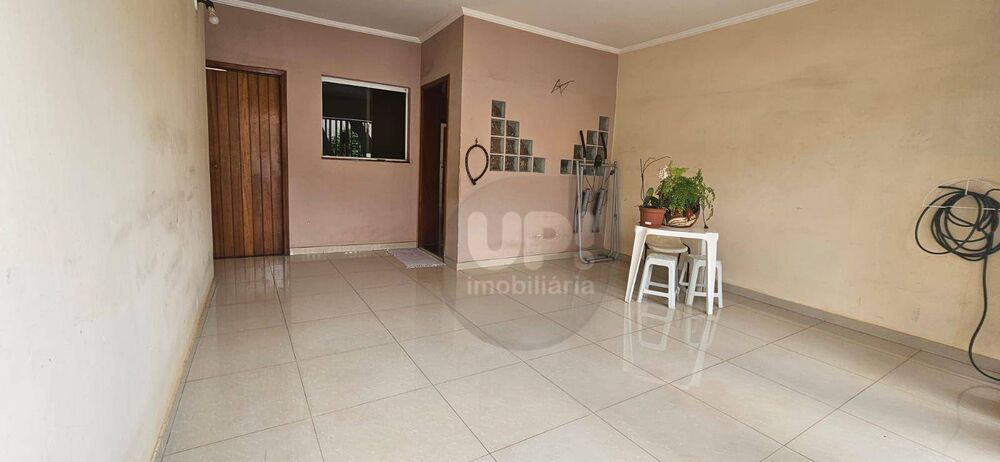 Casa, 4 quartos, 136 m² - Foto 1