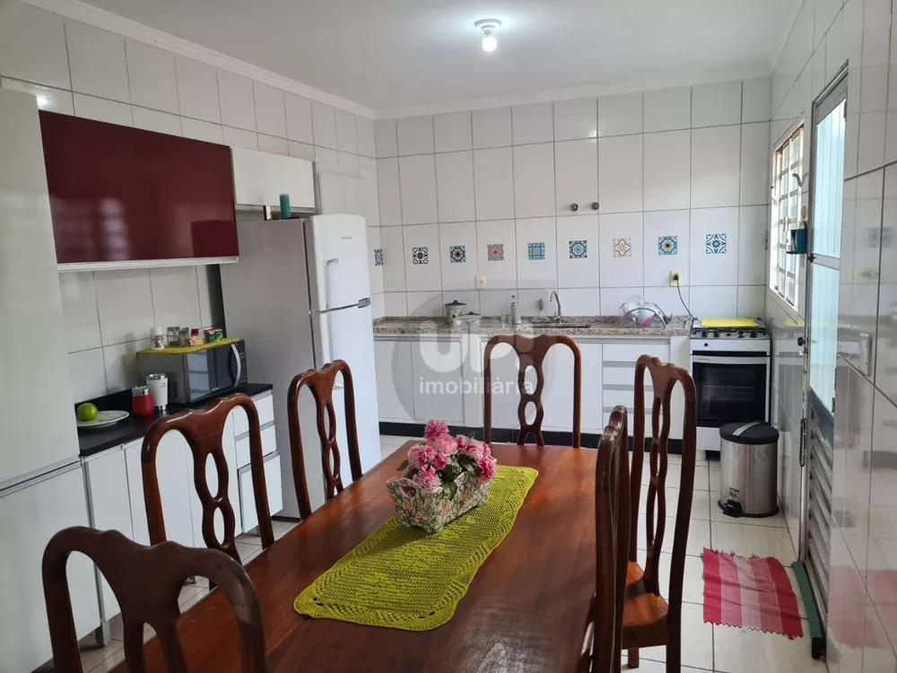 Casa, 3 quartos, 190 m² - Foto 4