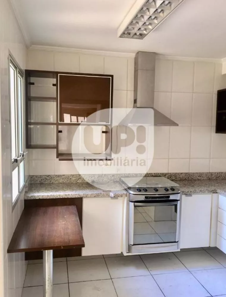 Apartamento à venda com 3 quartos, 70m² - Foto 2