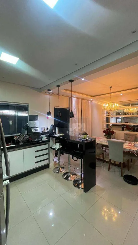 Casa, 3 quartos, 159 m² - Foto 2