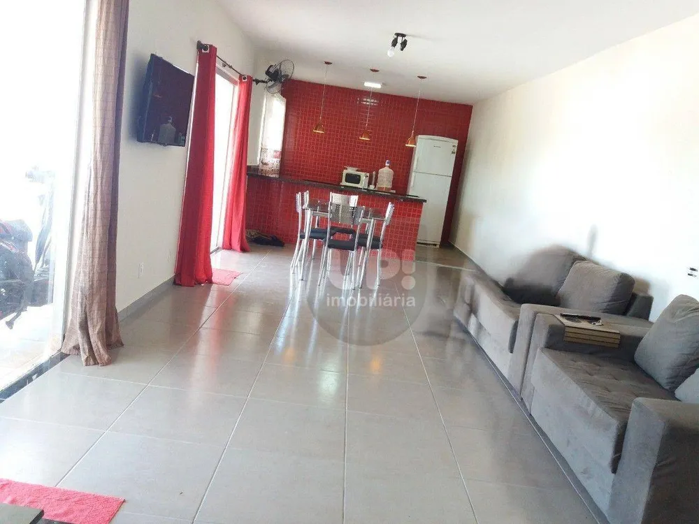 Chácara, 2 quartos, 1063 m² - Foto 4