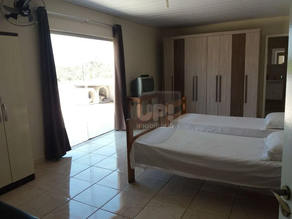 Chácara, 2 quartos, 1063 m² - Foto 2