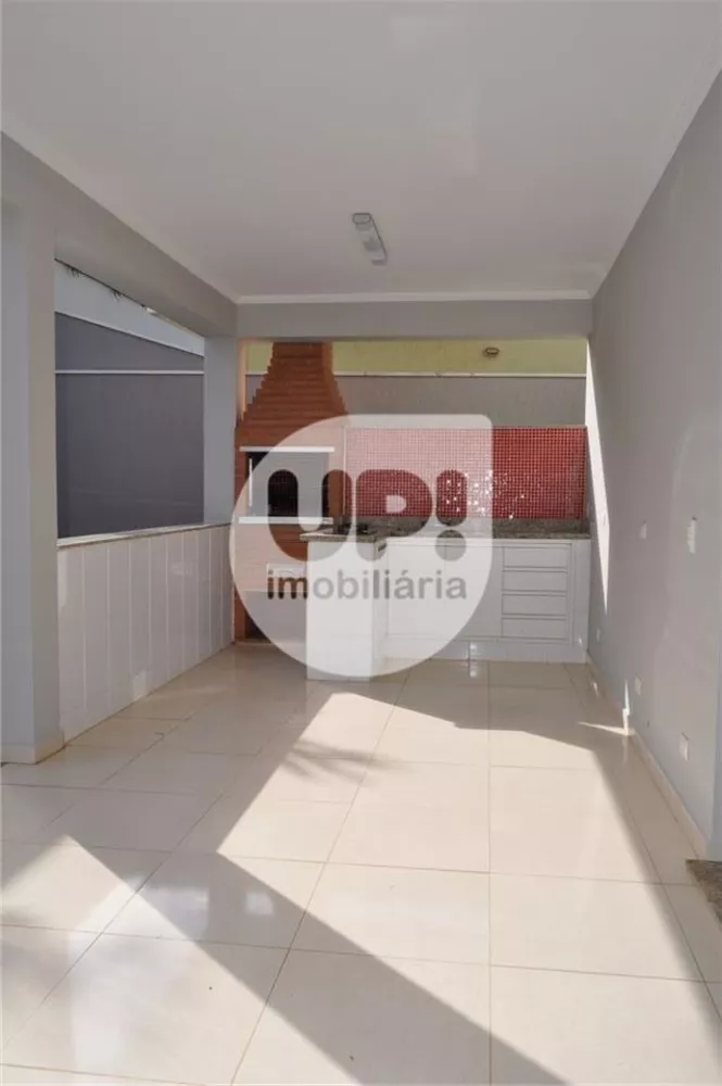 Casa à venda com 4 quartos, 260m² - Foto 11