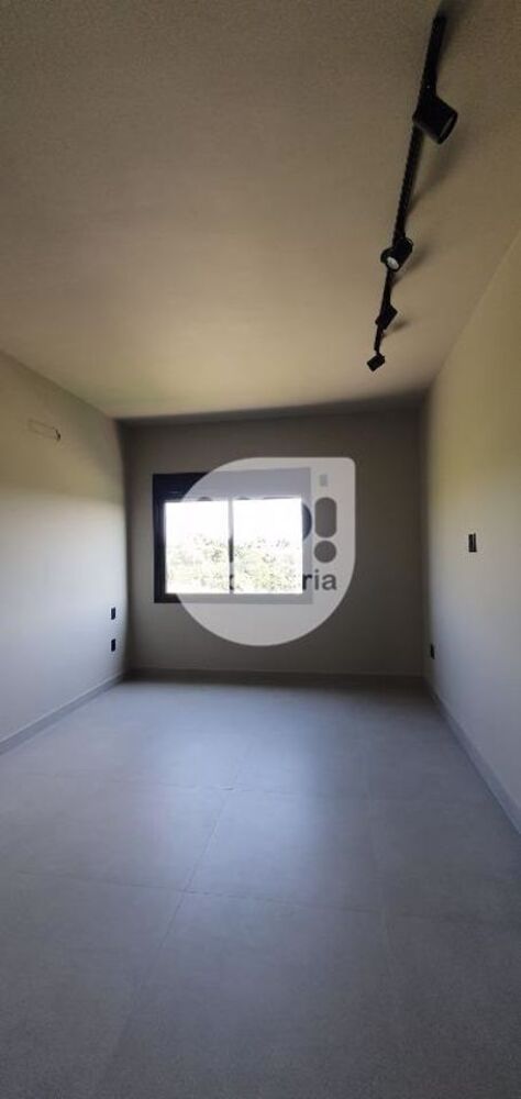 Casa de Condomínio à venda com 3 quartos, 220m² - Foto 4