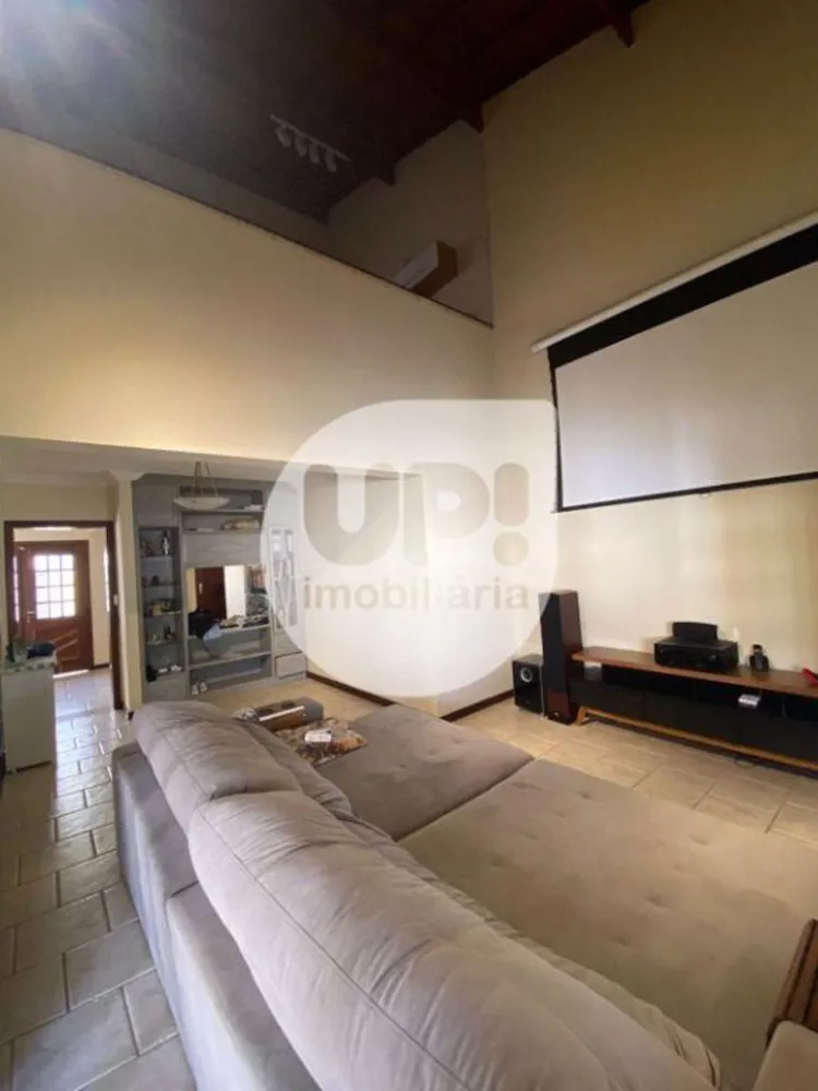 Casa, 3 quartos, 295 m² - Foto 2