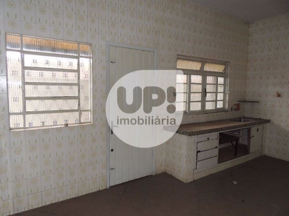 Casa, 3 quartos, 244 m² - Foto 3