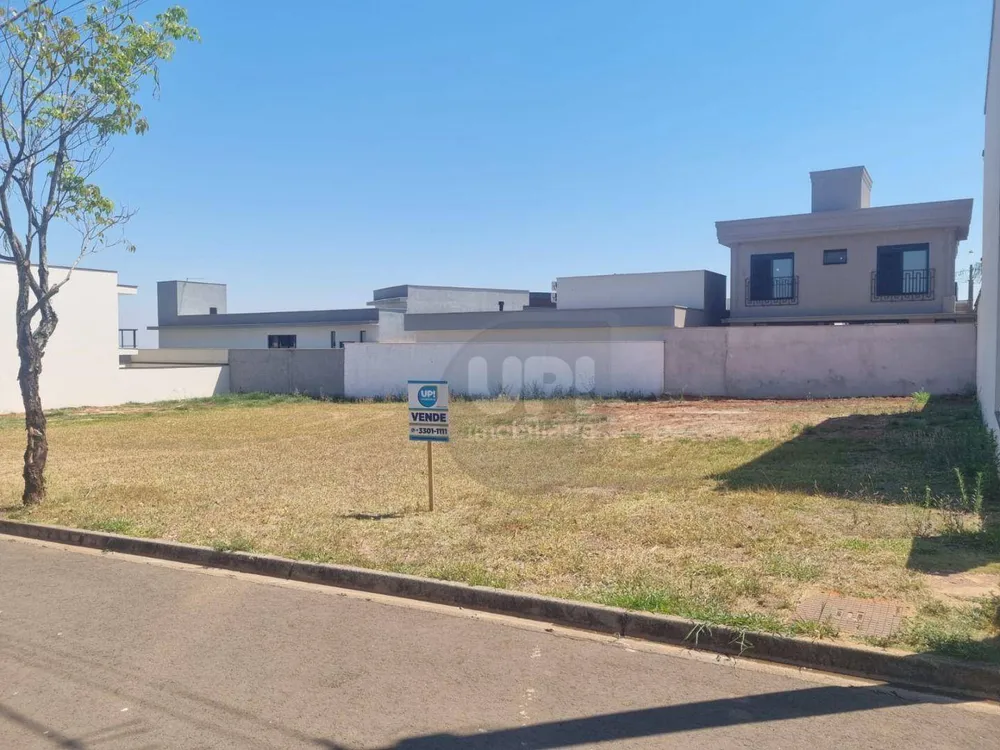 Loteamento e Condomínio, 250 m² - Foto 1