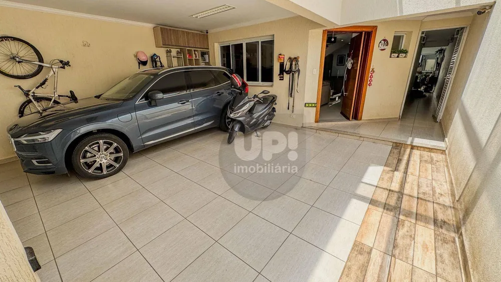 Casa, 3 quartos, 212 m² - Foto 1
