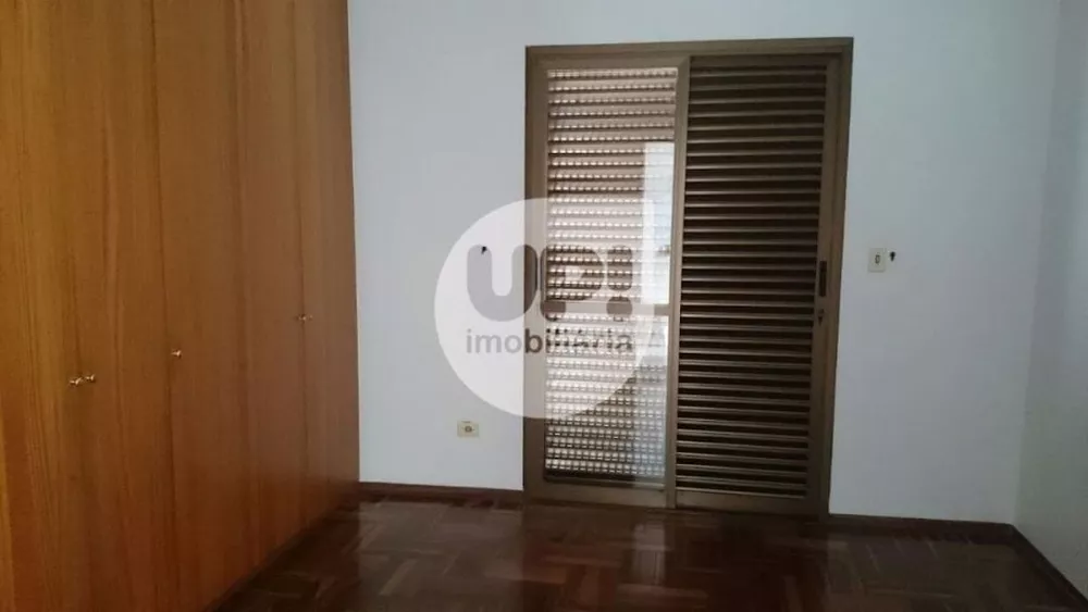 Apartamento à venda com 3 quartos, 167m² - Foto 3