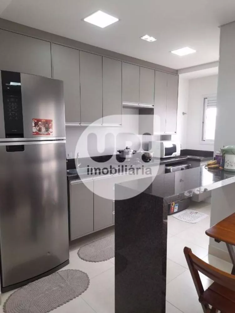 Apartamento à venda com 2 quartos, 67m² - Foto 7