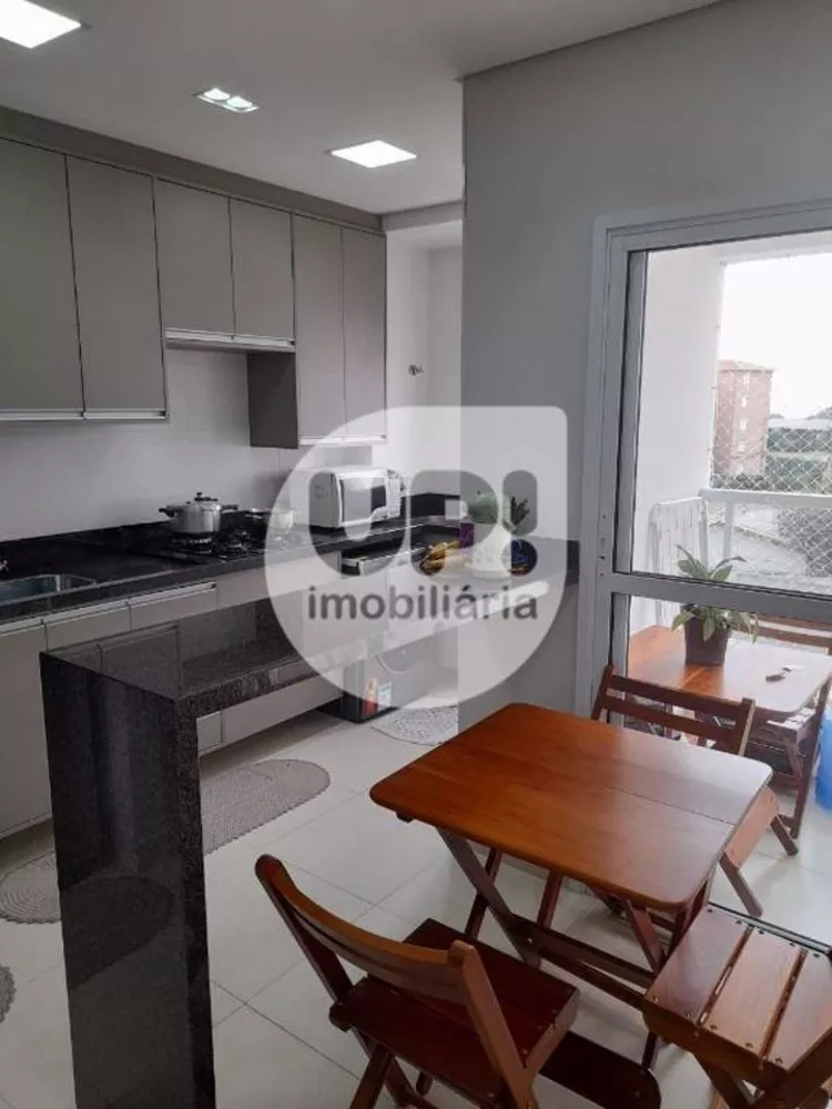 Apartamento à venda com 2 quartos, 67m² - Foto 3