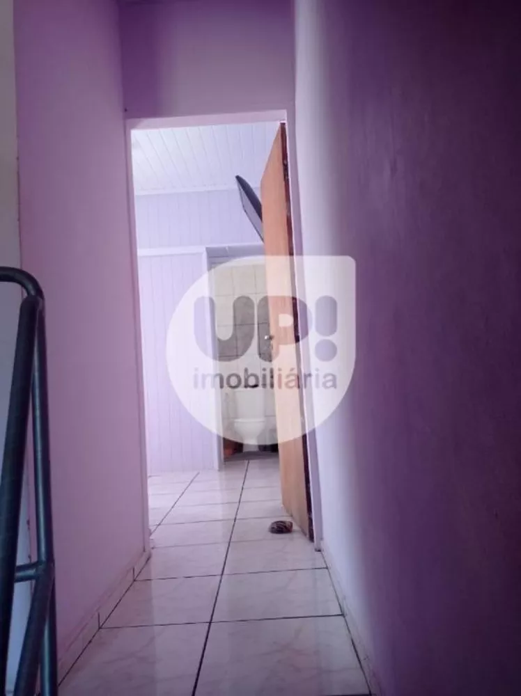 Casa à venda com 3 quartos, 55m² - Foto 4