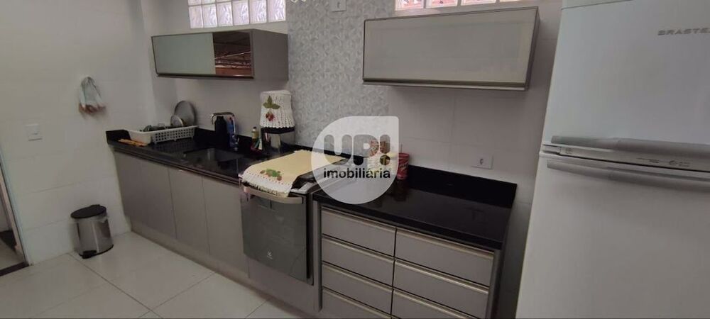 Casa de Condomínio à venda com 3 quartos, 189m² - Foto 4