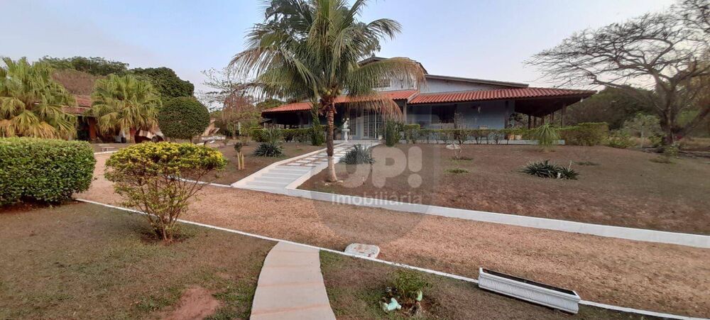 Chácara à venda com 4 quartos, 366m² - Foto 2