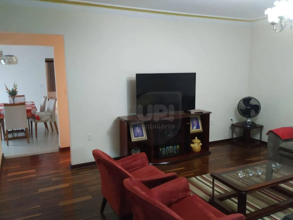 Casa, 3 quartos, 250 m² - Foto 2