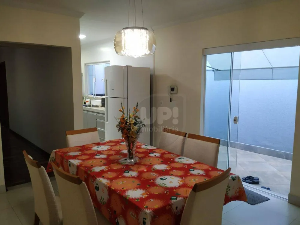 Casa, 3 quartos, 250 m² - Foto 4