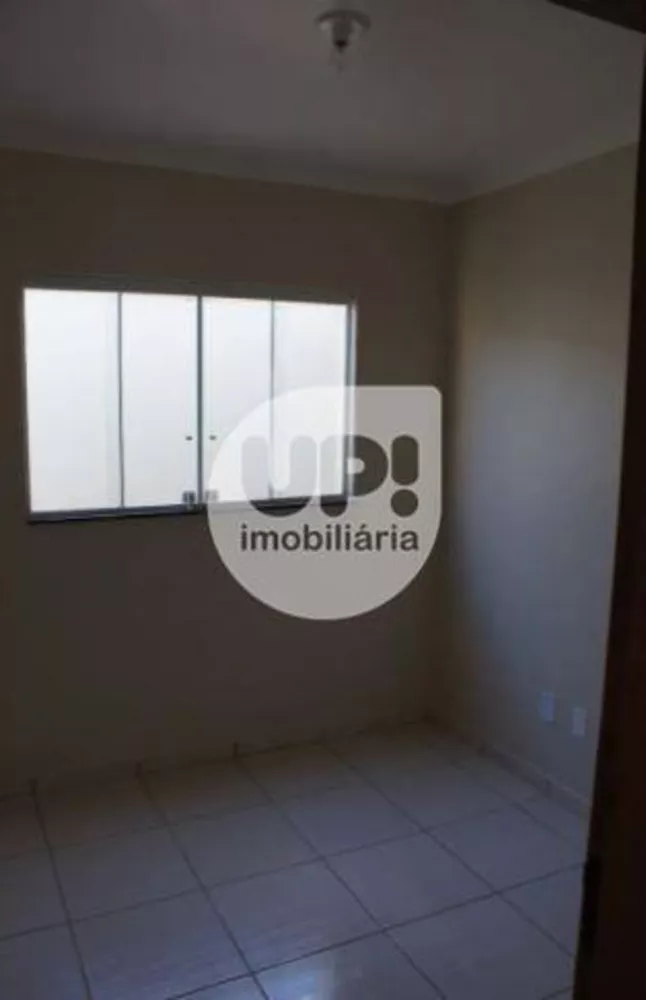 Casa à venda com 2 quartos, 70m² - Foto 5