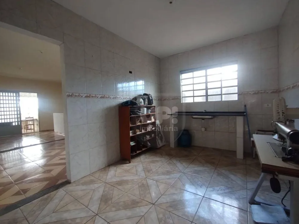 Casa, 4 quartos, 249 m² - Foto 2