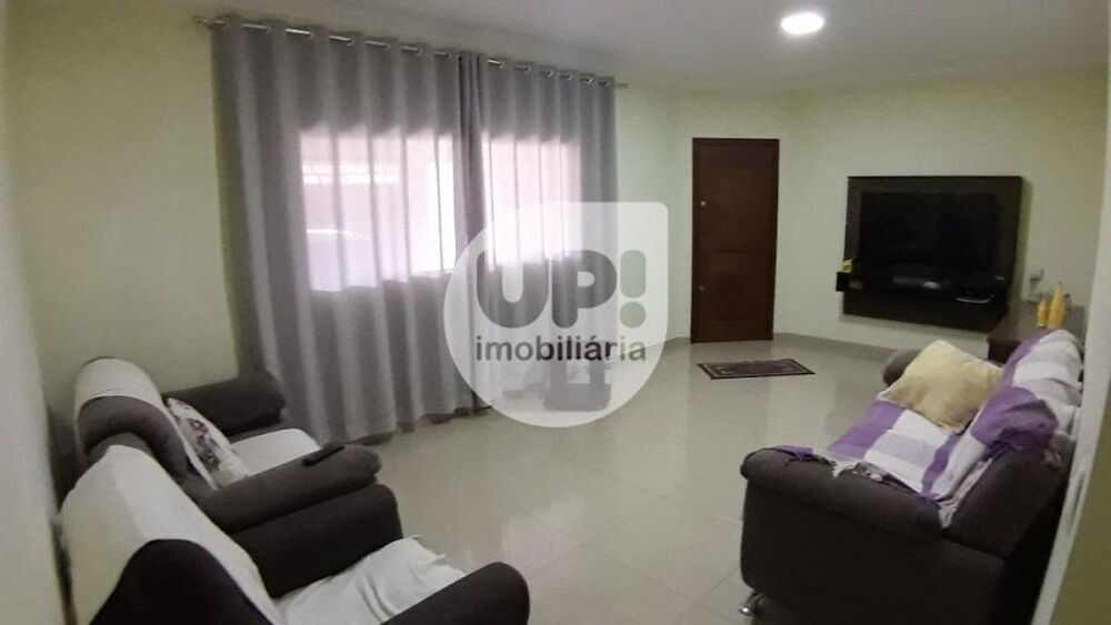 Casa, 2 quartos, 168 m² - Foto 1