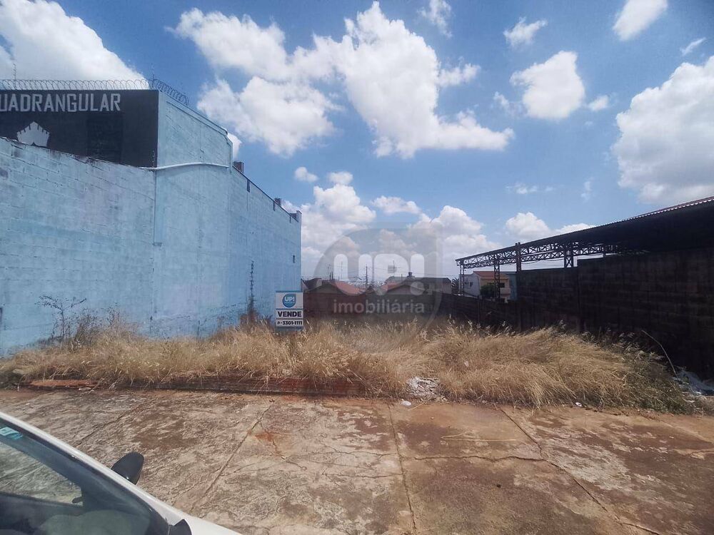 Terreno à venda, 300M2 - Foto 1